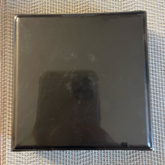 Gucci by flora gold mirror - Picture 2 of 5